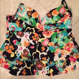 Tankini top size 20W  brand: 24&Ocean